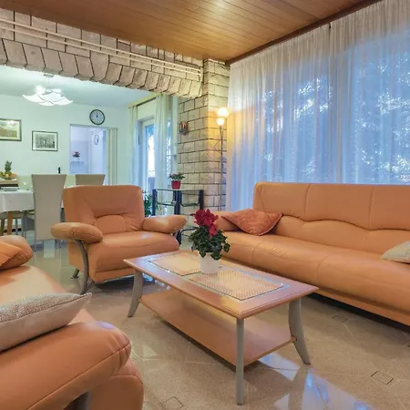 2 Bedroom In