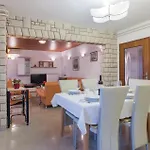 아파트 2 Bedroom In 풀라